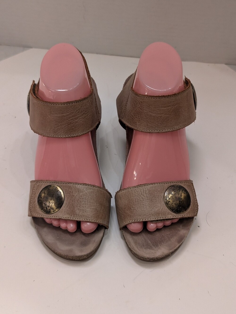 Taos Women's 38 Carousel Wedge Sandal U.S. 7- 7.5  Cork Insole Brown Leather